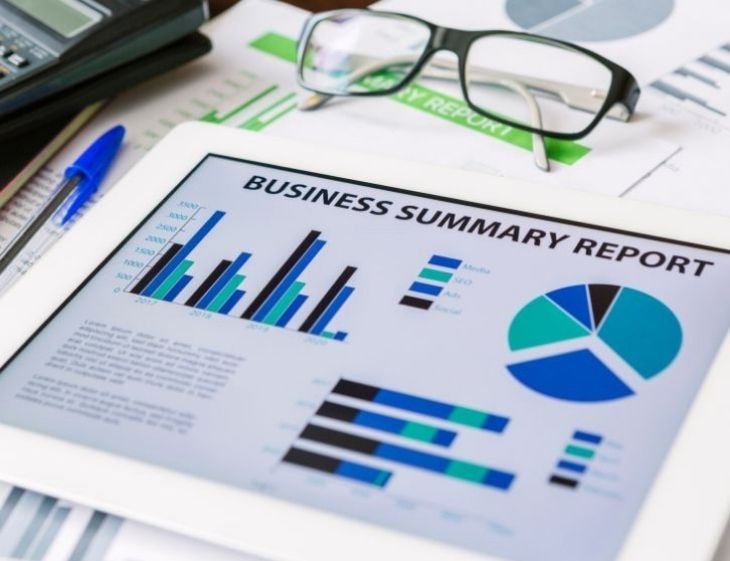 A user interacting with Jeraus POS